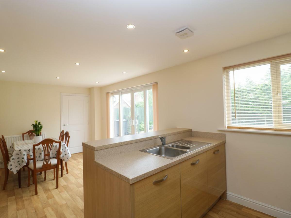 House Martins Villa Devizes Exterior photo