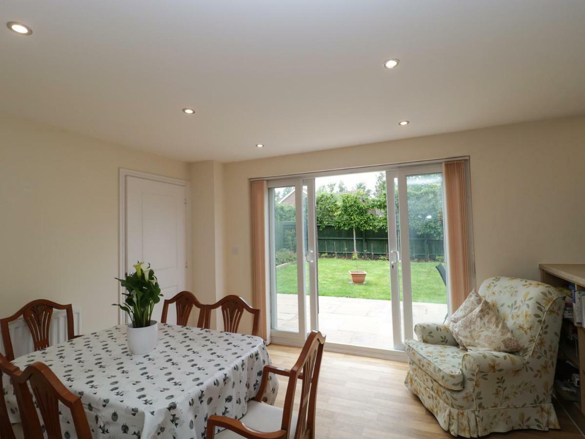 House Martins Villa Devizes Exterior photo