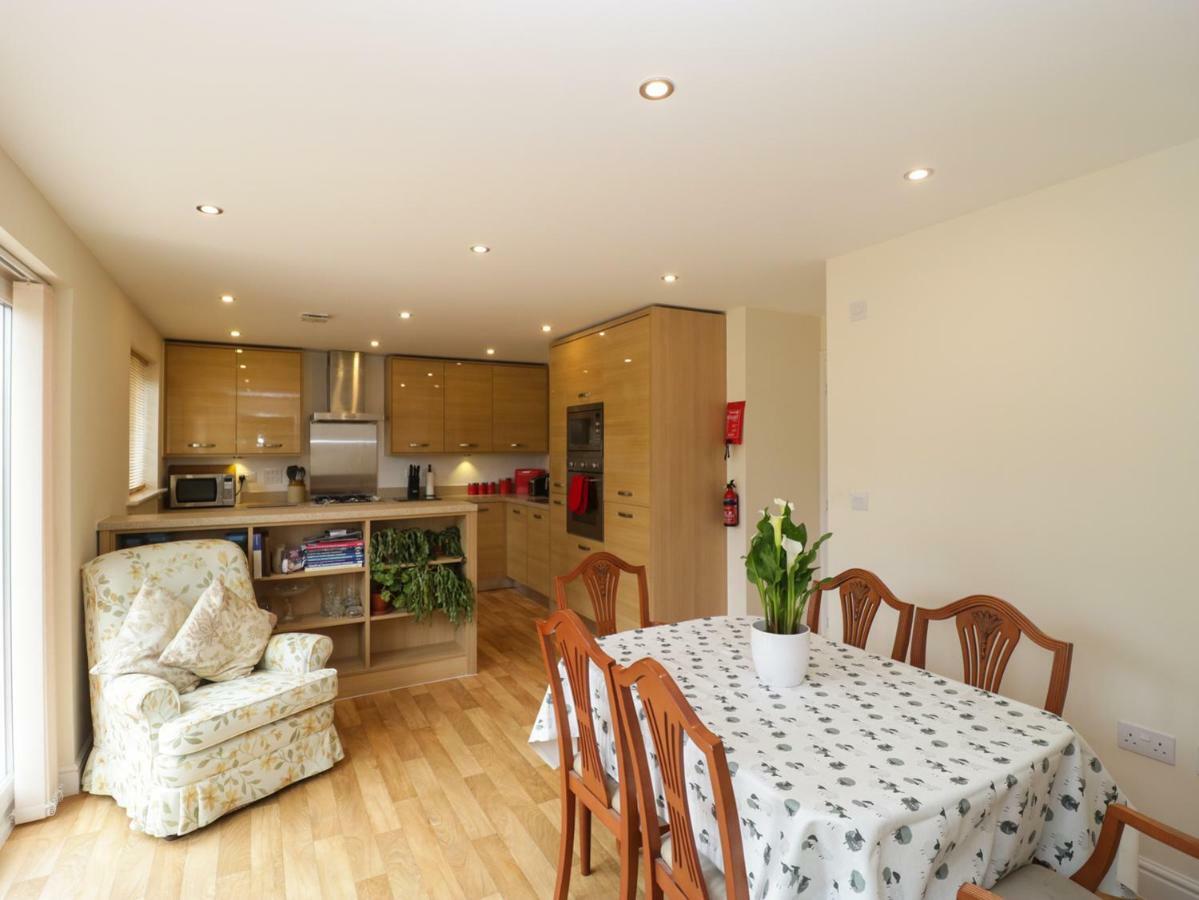 House Martins Villa Devizes Exterior photo