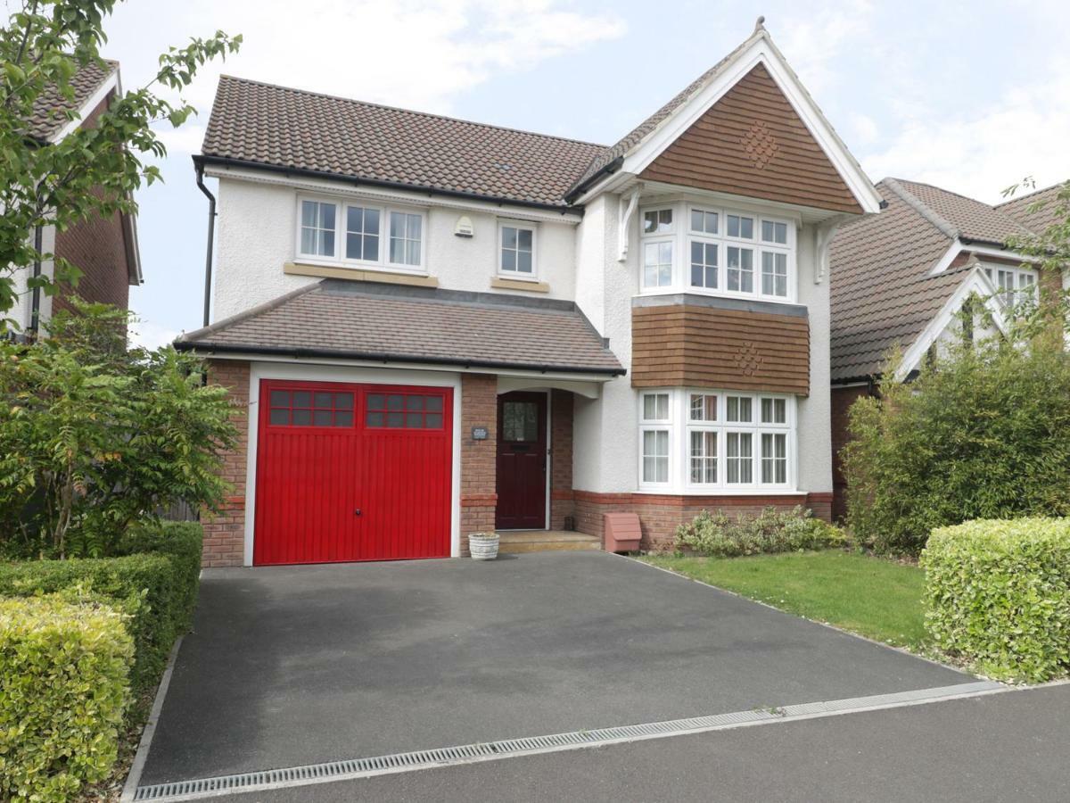 House Martins Villa Devizes Exterior photo